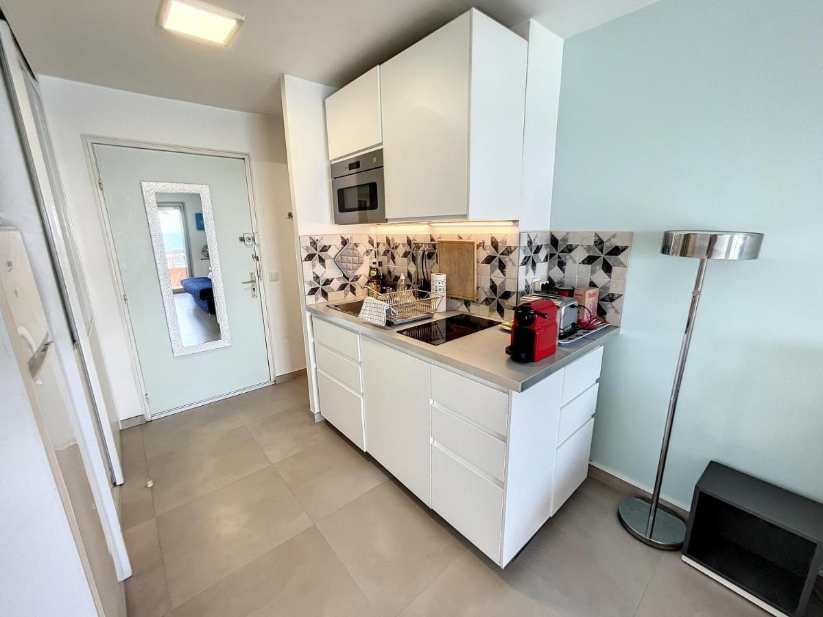 With Beautiful Sea View And Direct Access Apartment *